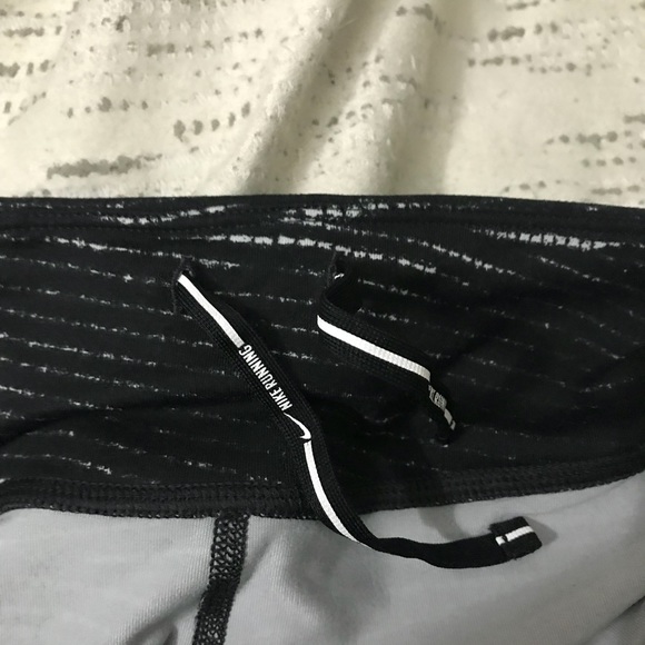 NWT Nike Dri-Fit running crops - Picture 6 of 7